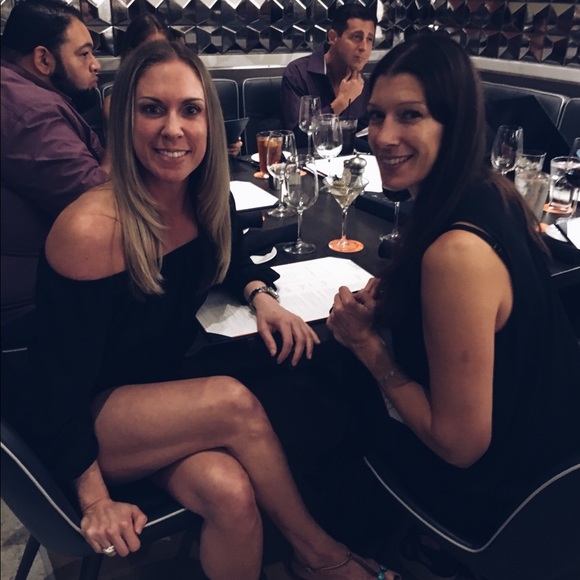 Meet your Posher, Cindy - Picture 3 of 3